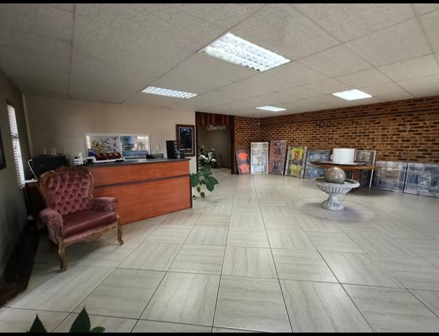 1,060M² WORKSHOP TO LET IN UNITAS PARK